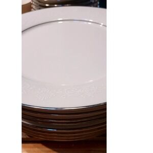 Noritake Ivory China Marseille 7550 Dinner Plates Set of‎ 4 White Silver Rim